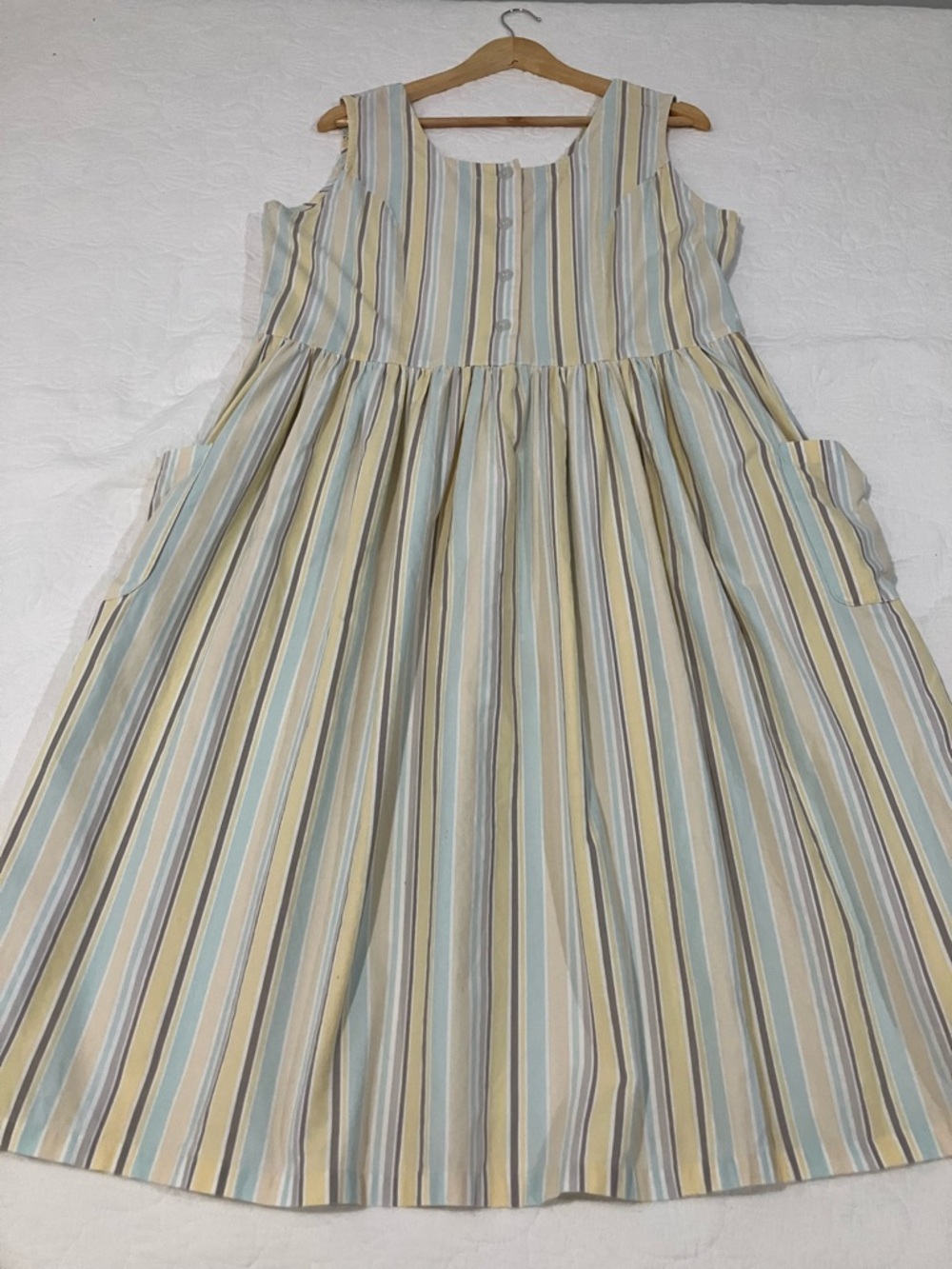 Cottage core woman’s vintage dress XL
